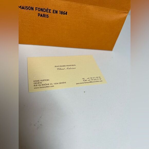 Louis Vuitton Paper Gift Shopping Bag 8,5” x 7” x 4,5” - Picture 3 of 8